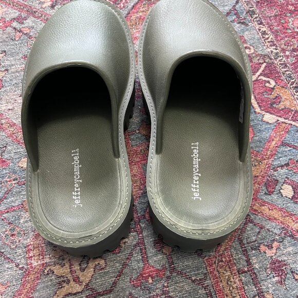 Jeffrey Campbell clog in olive green. - Picture 2 of 3